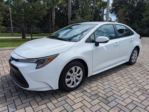 2025 Toyota Corolla LE