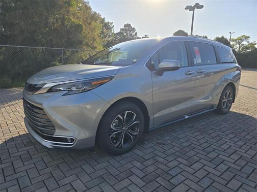 2025 Toyota Sienna Platinum
