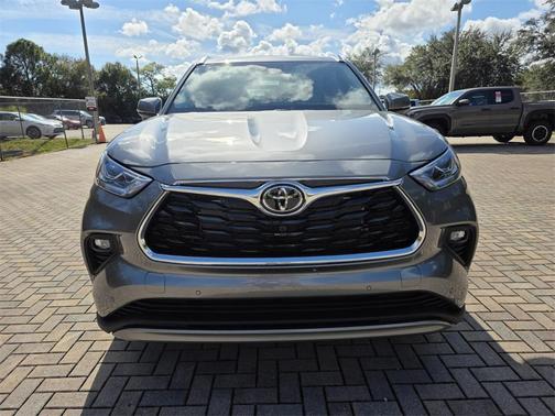 2026 Toyota Highlander Platinum