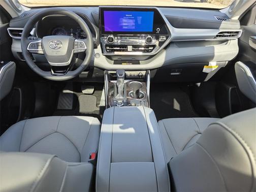 2026 Toyota Highlander Platinum