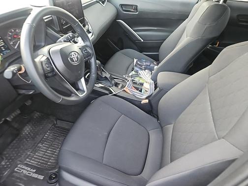 2025 Toyota Corolla Cross LE