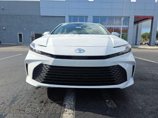 Ice Cap 2026 Toyota Camry LE