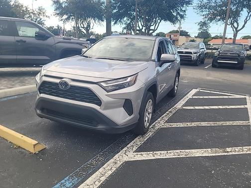 2024 Toyota RAV4 LE