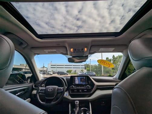 2020 Toyota Highlander Hybrid XLE