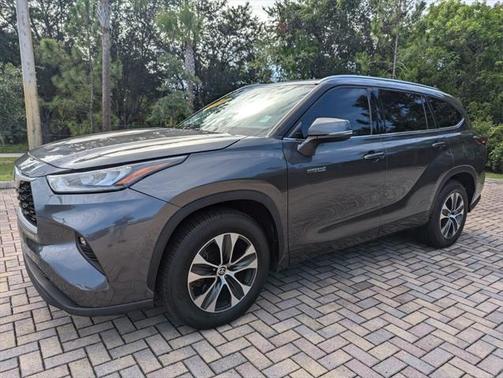 2020 Toyota Highlander Hybrid XLE