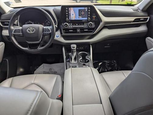 2020 Toyota Highlander Hybrid XLE