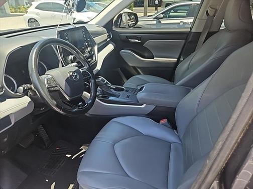 2020 Toyota Highlander Hybrid XLE