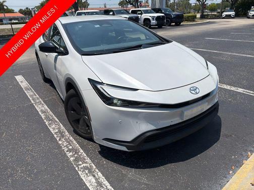 Wind Chill Pearl 2024 Toyota Prius LE