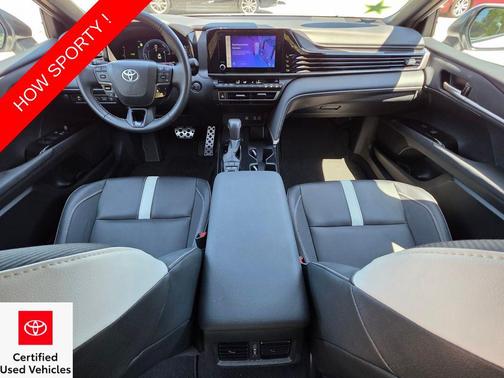 Ice Cap 2025 Toyota Camry SE