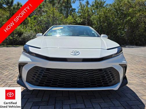 Ice Cap 2025 Toyota Camry SE