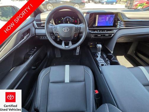 Ice Cap 2025 Toyota Camry SE