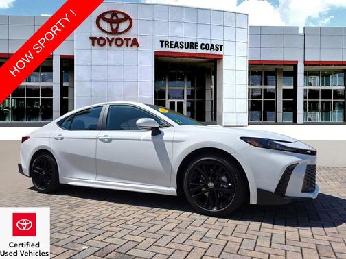 Ice Cap 2025 Toyota Camry SE