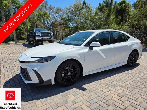 Ice Cap 2025 Toyota Camry SE