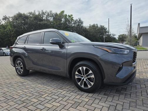 2024 Toyota Highlander XLE