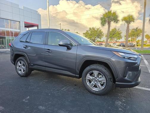 2025 Toyota RAV4 Hybrid XLE