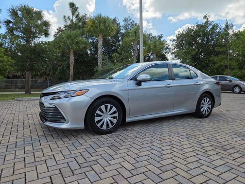 Celestial Silver Metallic 2022 Toyota Camry LE