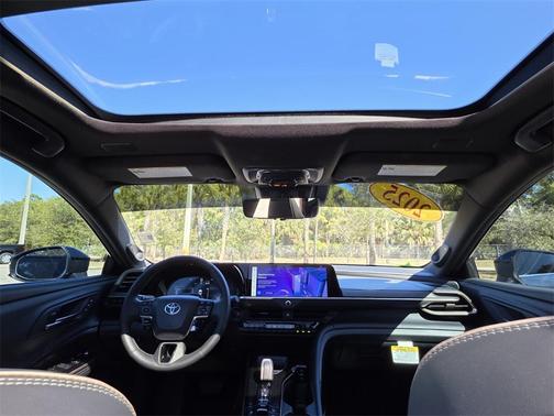 2025 Toyota Crown Signia Limited