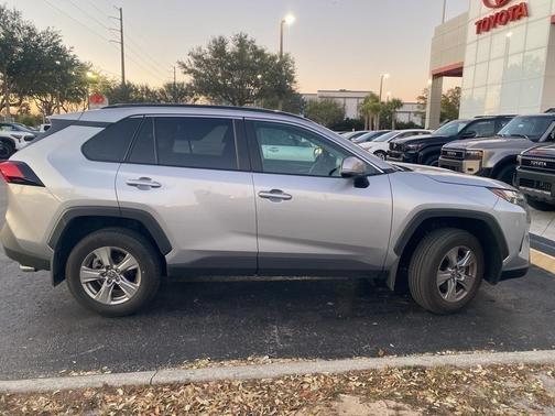 2025 Toyota RAV4 XLE