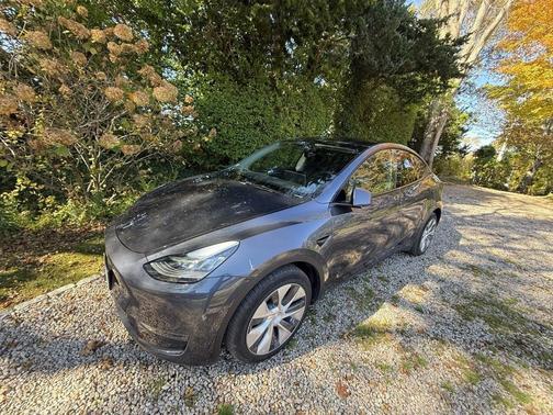 2023 Tesla Model Y Long Range Dual Motor All-Wheel Drive