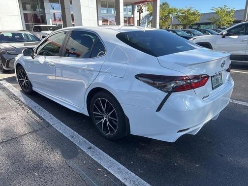 2022 Toyota Camry SE