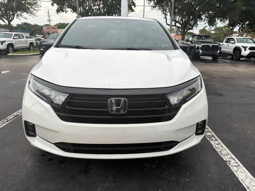 Platinum White Pearl 2024 Honda Odyssey Sport