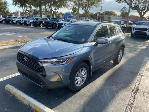 2024 Toyota Corolla Cross LE