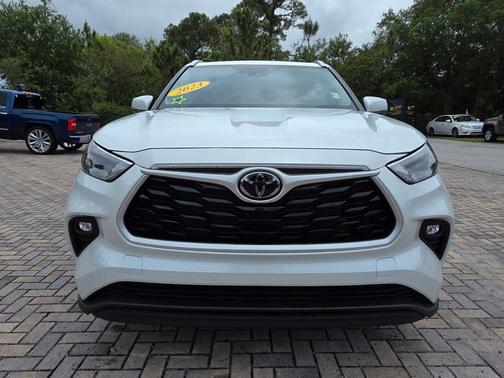 Wind Chill Pearl 2023 Toyota Highlander XLE