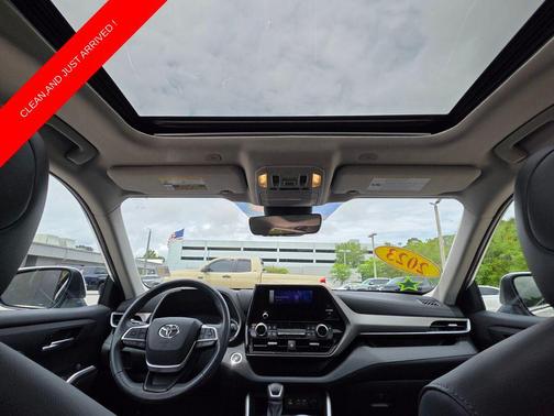 Wind Chill Pearl 2023 Toyota Highlander XLE