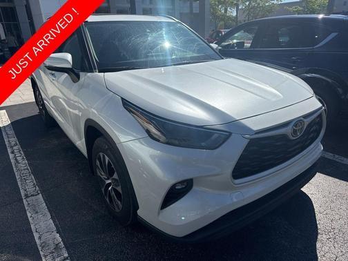 Wind Chill Pearl 2023 Toyota Highlander XLE