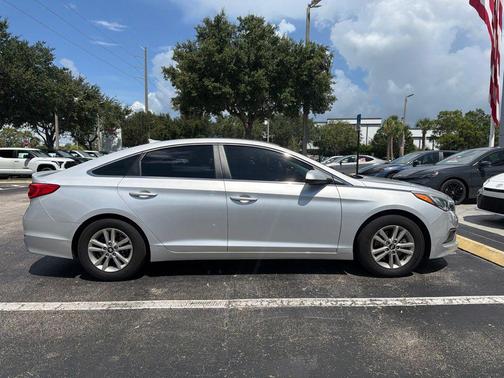 Symphony Silver 2017 Hyundai SONATA SE