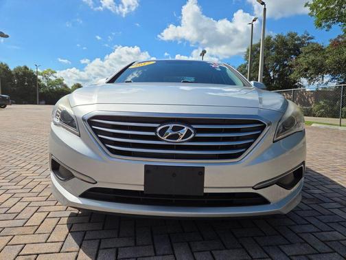 Symphony Silver 2017 Hyundai SONATA SE