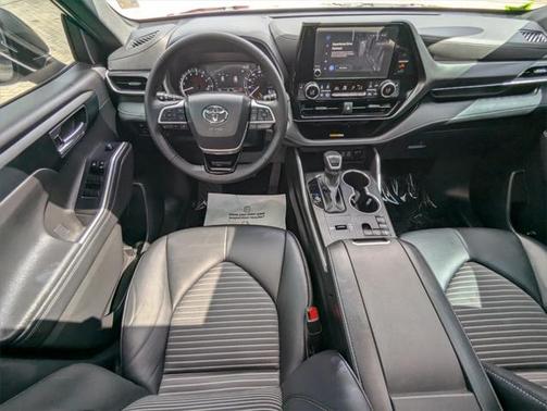 2024 Toyota Highlander XSE