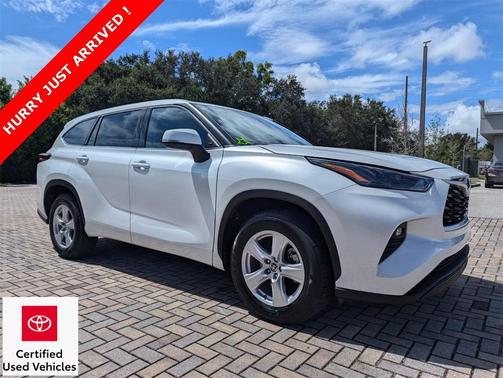 2022 Toyota Highlander LE