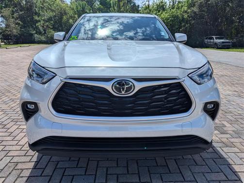 2022 Toyota Highlander LE