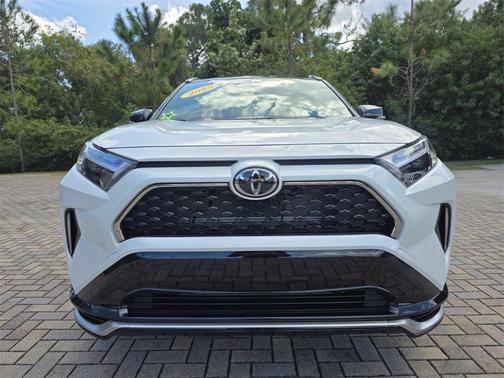 2025 Toyota RAV4 Hybrid SE