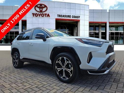 2025 Toyota RAV4 Hybrid SE