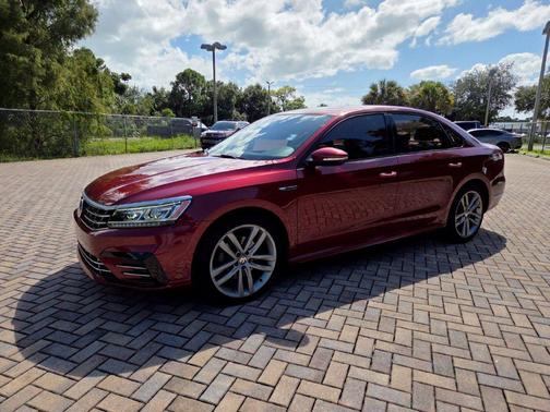 Fortana Red Metallic 2018 Volkswagen Passat 2.0T R-Line