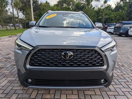 2024 Toyota Corolla Cross XLE