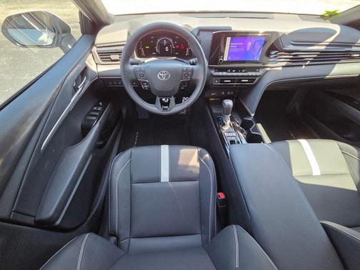Ice Cap 2025 Toyota Camry SE
