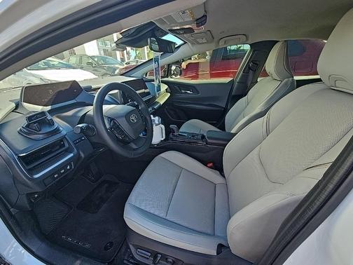 2025 Toyota Prius XLE