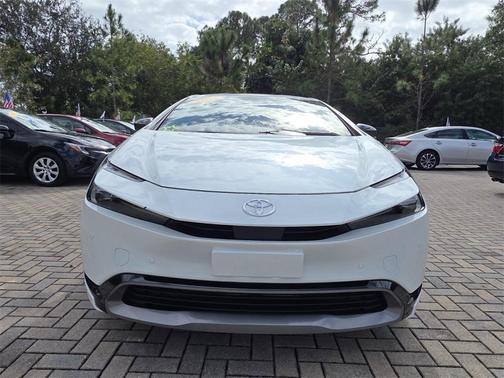 2025 Toyota Prius XLE