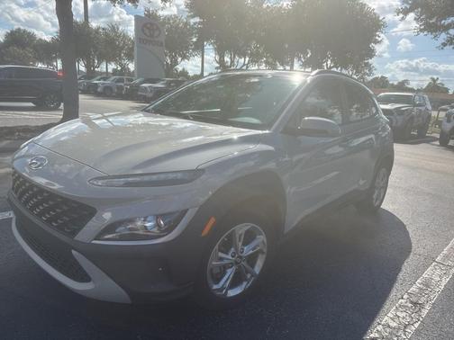 2023 Hyundai KONA SEL