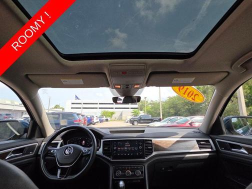 Blue 2019 Volkswagen Atlas 3.6L SEL Premium