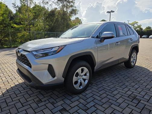 2025 Toyota RAV4 LE