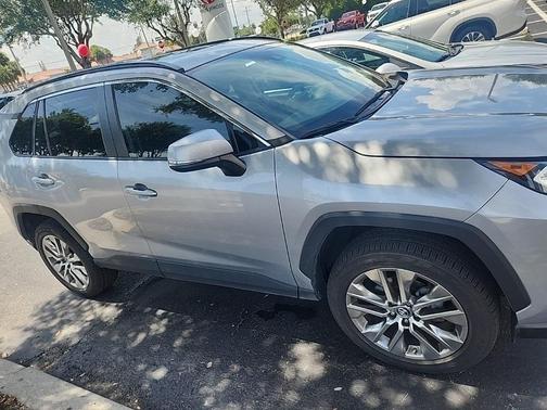 2019 Toyota RAV4 XLE Premium