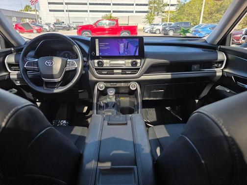 2024 Toyota Grand Highlander Hybrid XLE