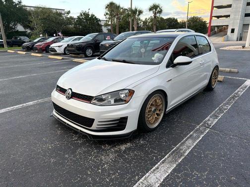 Pure White 2015 Volkswagen Golf GTI 2.0T SE 2-Door