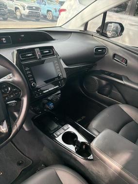2022 Toyota Prius L