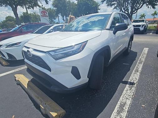 2023 Toyota RAV4 LE