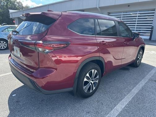 2024 Toyota Highlander XLE